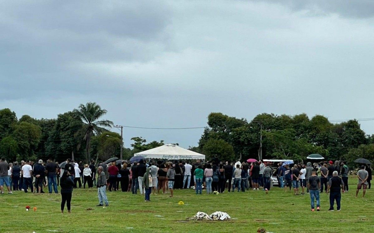 Corpo do miliciano Ecko &eacute; enterrado na Zona Oeste do Rio 