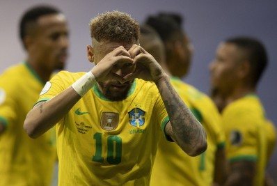 'Joga sozinho', diz jornalista sobre Neymar na Seleção Brasileira
