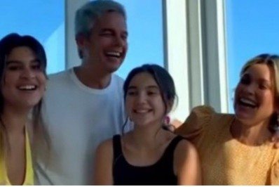 Flávia Alessandra ganha presente inusitado de Otaviano Costa em aniversário