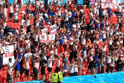 Torcedores ingleses não precisarão apresentar certificado de vacinação nos estádios