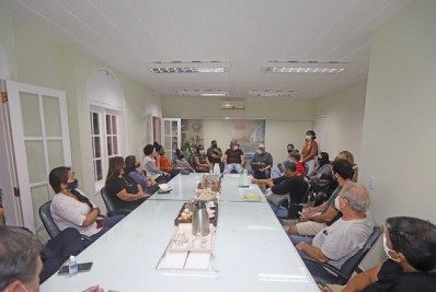 Prefeito se reúne com membros da sociedade civil para projetar novo festival gastronômico de Búzios