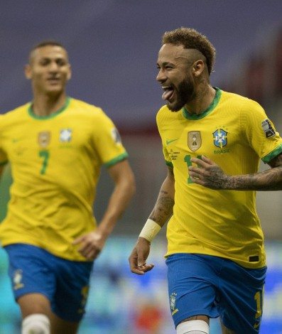 Neymar marca gol para o Brasil e comemora fazendo uma careta - Lucas Figueiredo/CBF