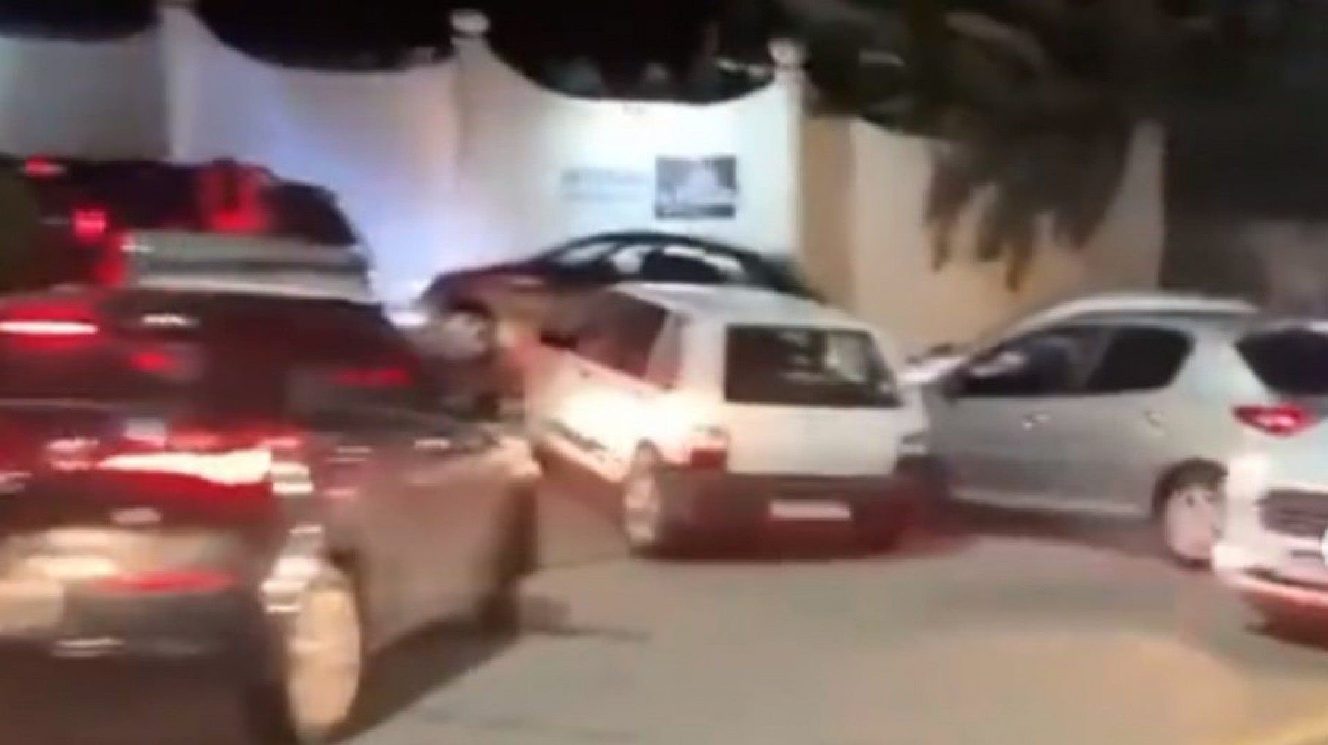 Fila em motel gera congestionamento e estabelecimento alerta sobre golpe