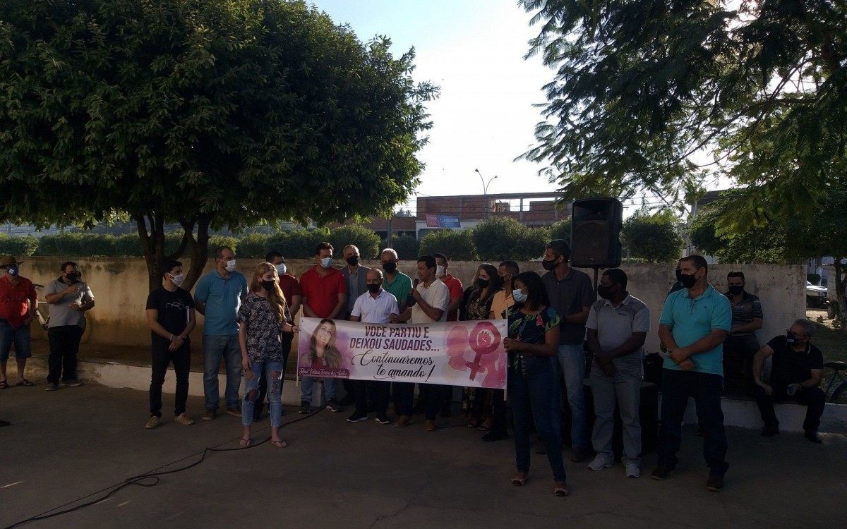 Familiares de F&aacute;tima Patr&iacute;cia, v&iacute;tima do crime de feminic&iacute;dio  ocorrido em Italva, em fevereiro de 2020, estiveram na solenidade junto com autoridades pol&iacute;ticas, civis e militares.
