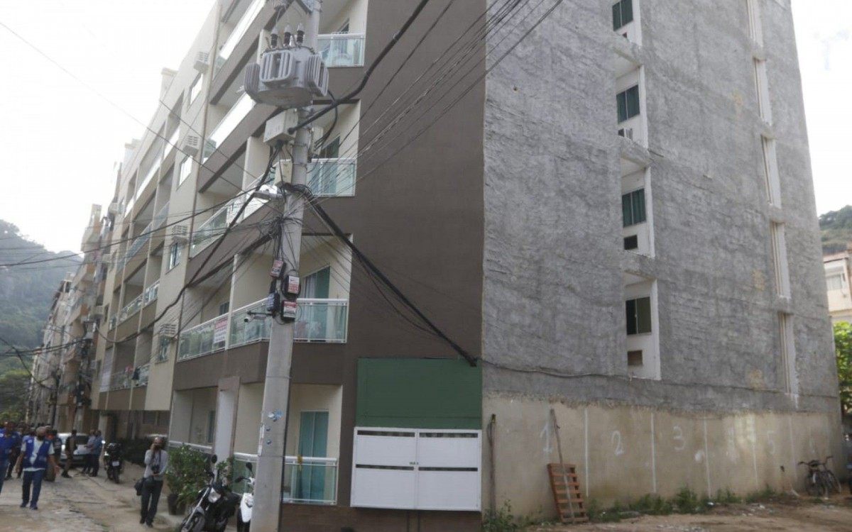 Prédio na Muzema - Reginaldo Pimenta/ Agência O Dia