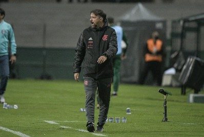 Maurício Souza tem quase 70% de aproveitamento no comando do time profissional do Flamengo