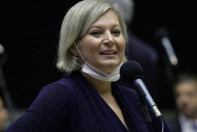 Joice Hasselmann anuncia saída do PSL e acusa partido de 'prostituição'