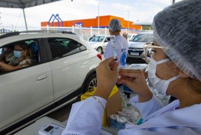 Macaé vacina comórbidos a partir de 18 anos e profissionais da educação nesta semana