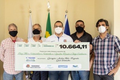 Prefeitura de Vassouras entrega cheques do programa Agrofloresta