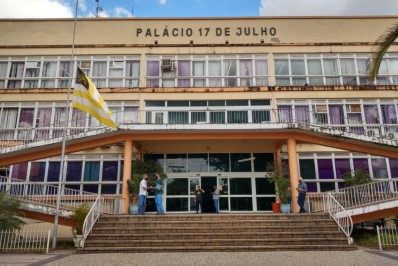 Volta Redonda anuncia pagamento do 13º salário dos servidores de carreira da ativa