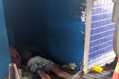 Vídeo: Morador em situação de rua é encontrado morto após noite mais fria do ano em Macaé