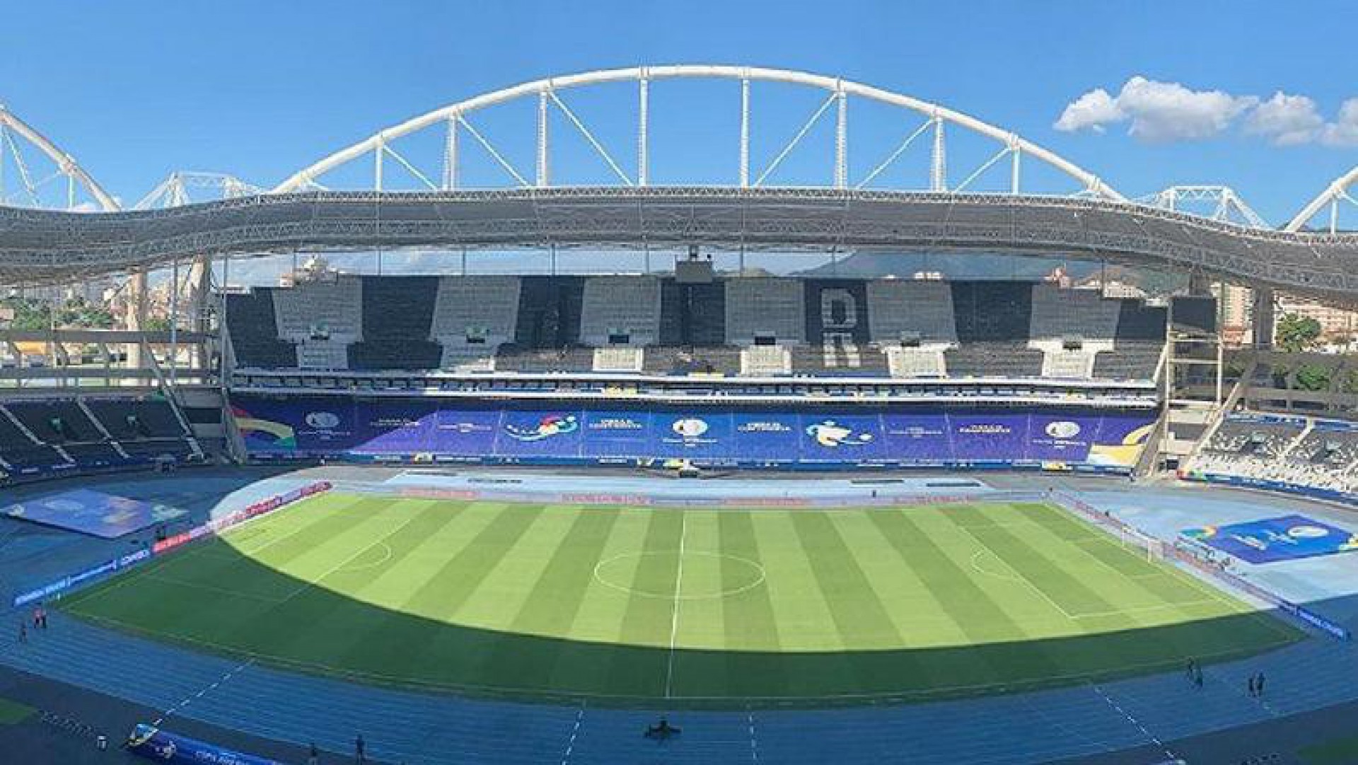 Prefeito do Rio anuncia volta de p&uacute;blico nos est&aacute;dios a partir de setembro