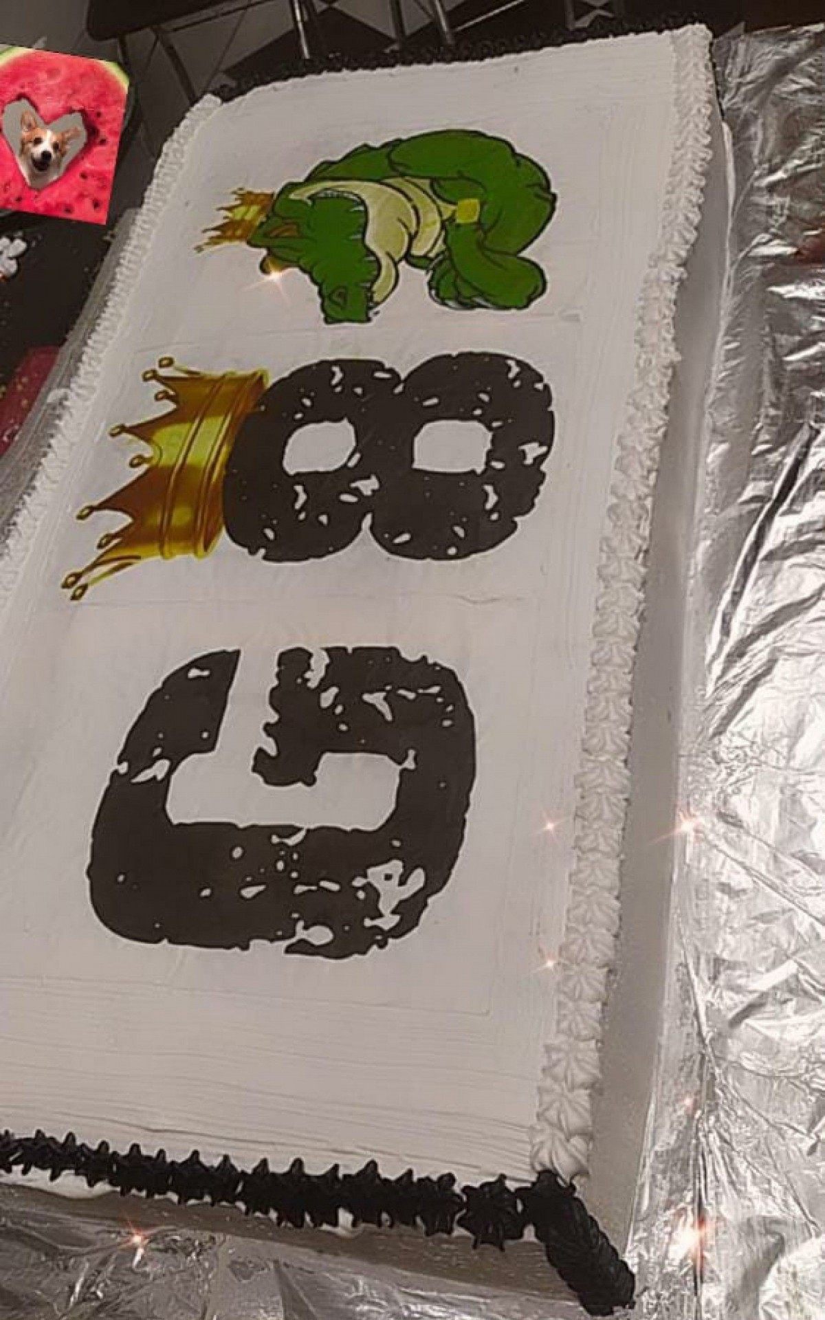 'Admiradores' fazem bolo para comemora&ccedil;&atilde;o de anivers&aacute;rio do traficante Rabic&oacute;