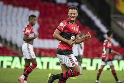 Rodrigo Muniz, do Flamengo, é eleito o craque da rodada prelo 'Prêmio Bola de Prata