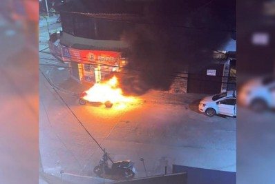 Buggy pega fogo no bairro Praia Grande, em Arraial do Cabo