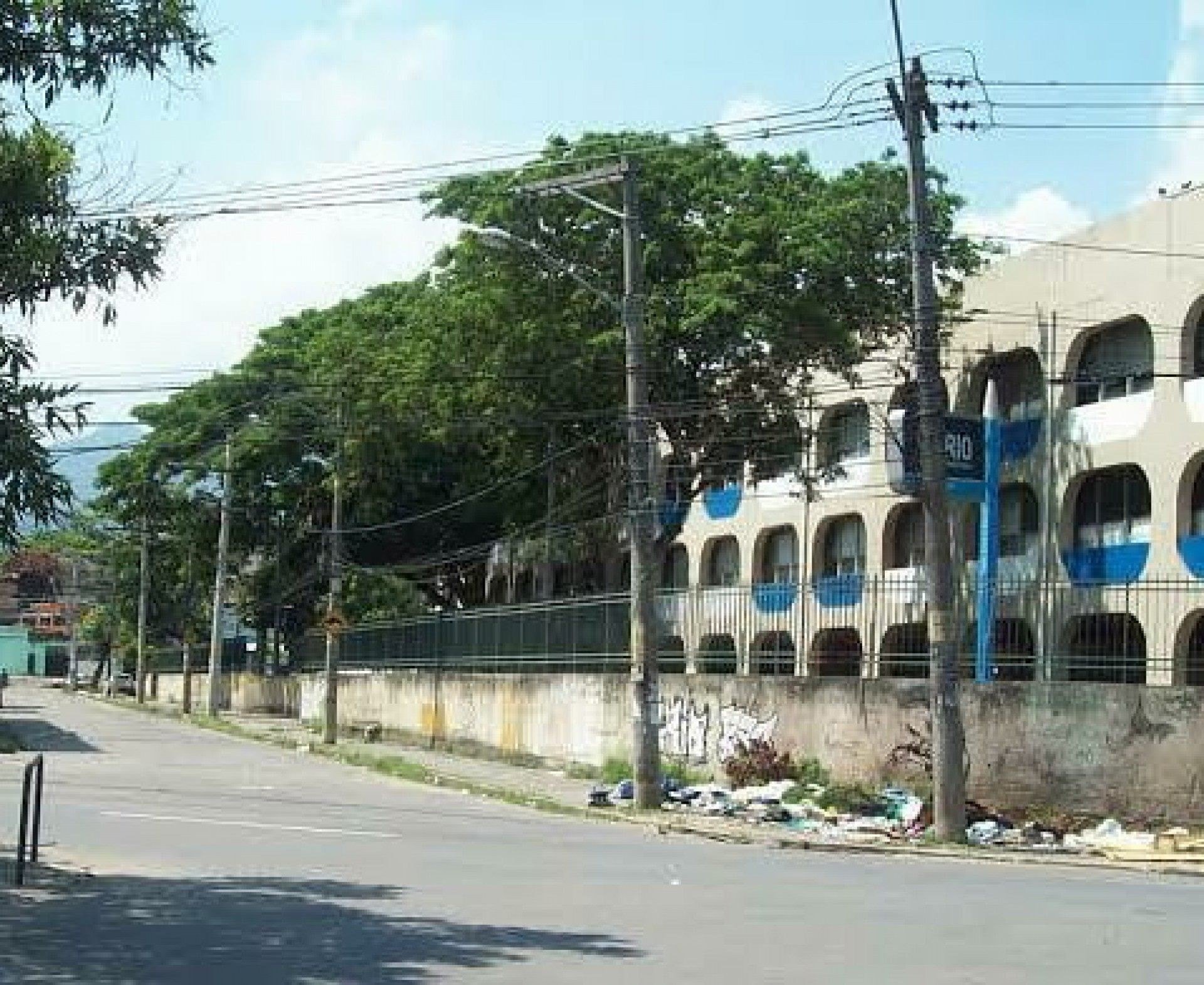 Onda de furtos em Ciep da Zona Oeste deixa alunos sem aulas há uma semana