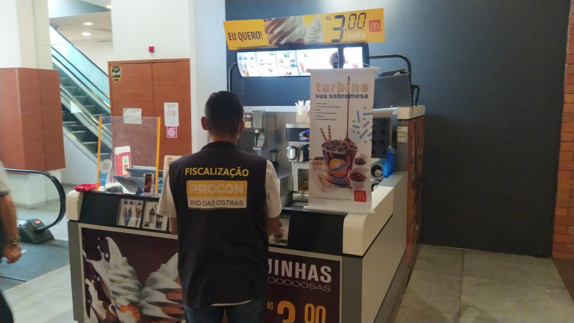 McDonald's de Rio das Ostras &eacute; autuado pelo Procon por produtos vencidos