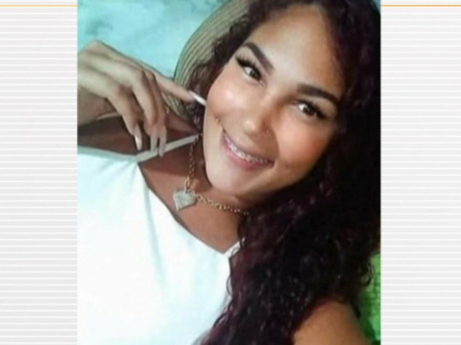 Jovem que foi baleada na cabe&ccedil;a e no ombro durante briga com o namorado recebe alta