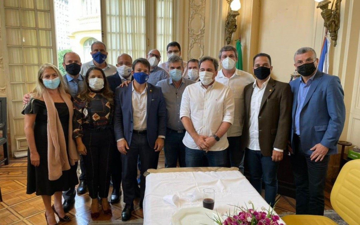 Washington Reis em reuni&atilde;o com vereadores do Rio