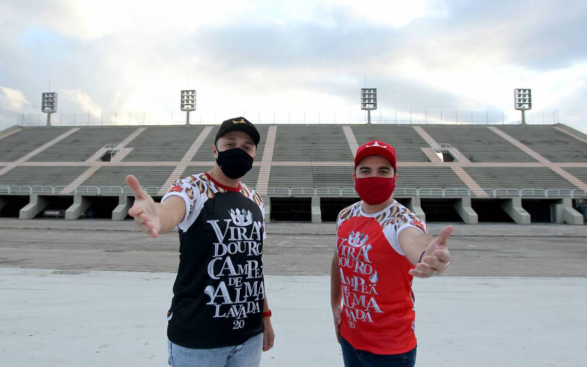 Rio de Janeiro 16/06/2021 - Preparação das escolas rumo ao Carnaval 2022, na foto acima Marcus Ferreira e Tarcísio Zanon, carnavalescos da Viradouro. Foto: Luciano Belford/Agencia O Dia