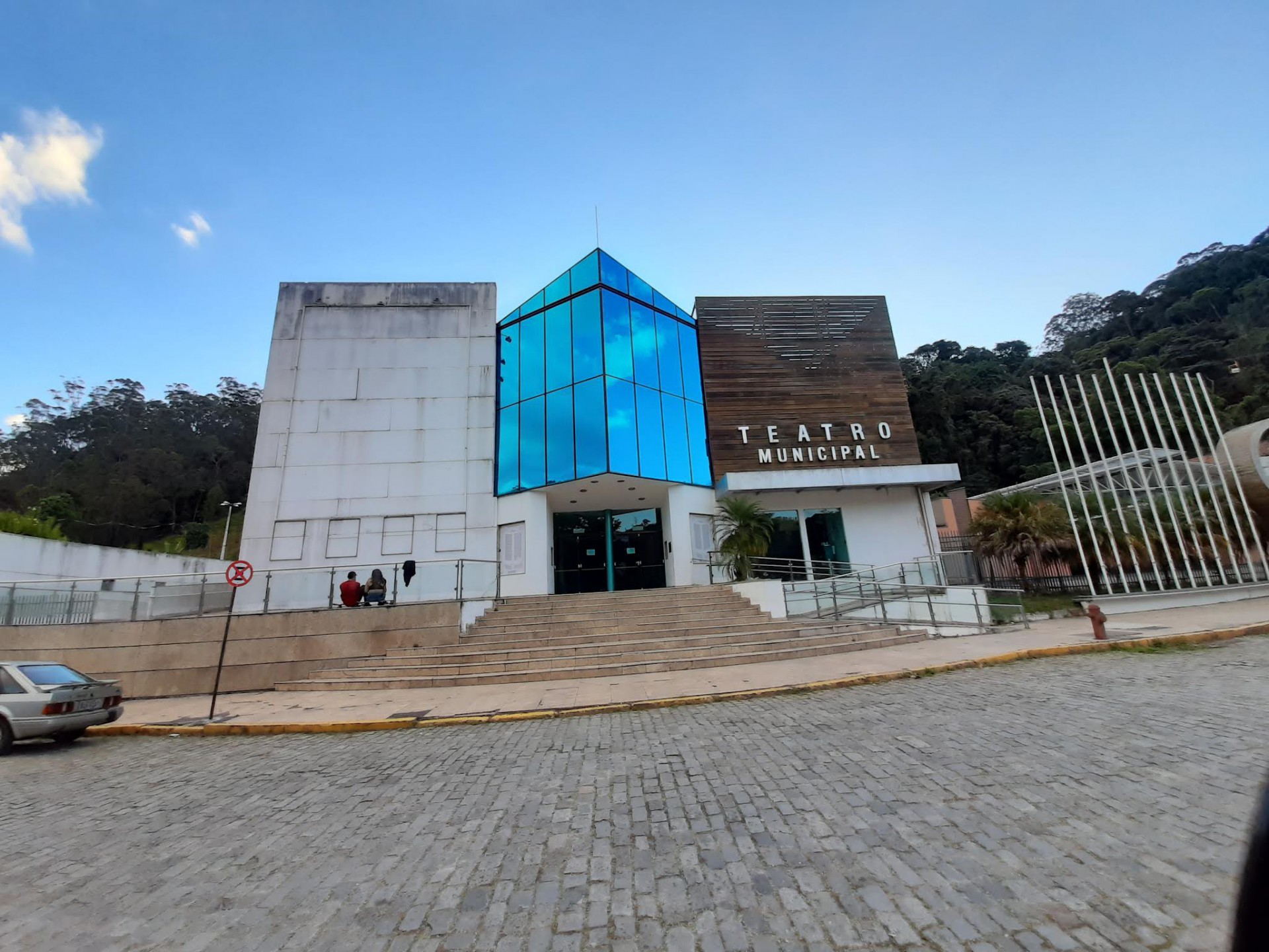 Estacionamento na Praça do Suspiro em Nova Friburgo passou por readequação