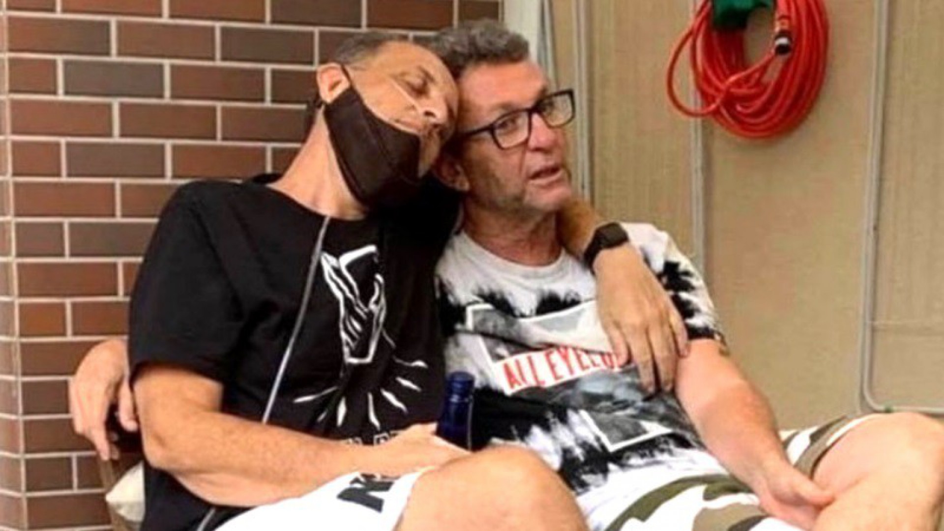 Neto se emociona e lamenta morte do irmão: 'Foi um guerreiro'