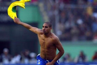 Adriano Imperador diz que Neymar pode ser destaque na próxima Copa: 'Temos que confiar nele'