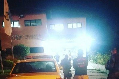 Tarado que se exibia para vizinha e seus filhos é preso em Búzios