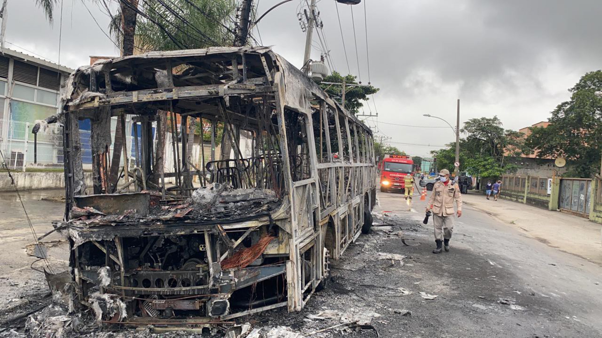 Incêndio atinge ônibus em Guadalupe - Divulgação/COR
