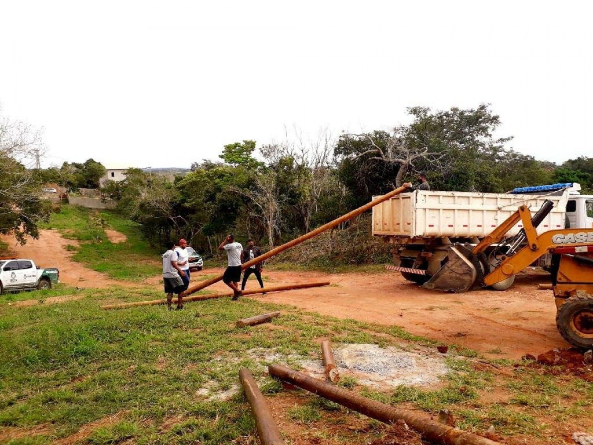 Cabo Frio retira loteamento irregular nas fal&eacute;sias da Rasa