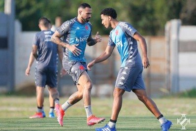 Sob pressão, Cabo mexe por atacado e Vasco tem sete mudanças contra o CRB