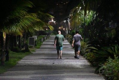  Calçadão de Camboinhas recebe iluminação com LED