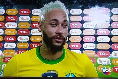 Neymar se emociona e chora em entrevista após Brasil golear o Peru