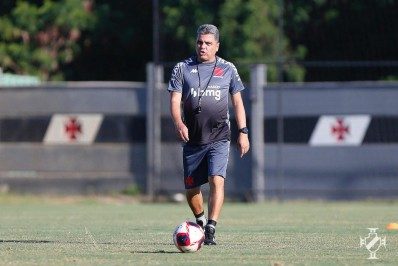 Vasco recebe o CRB com o futuro de Marcelo Cabo em jogo em São Januário