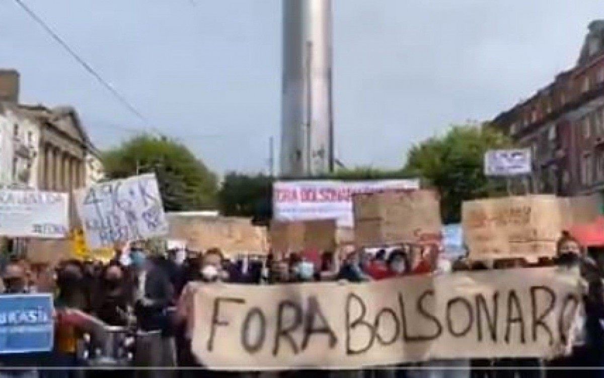 Protesto na região central de Dublin, na Irlanda. - Reprodução