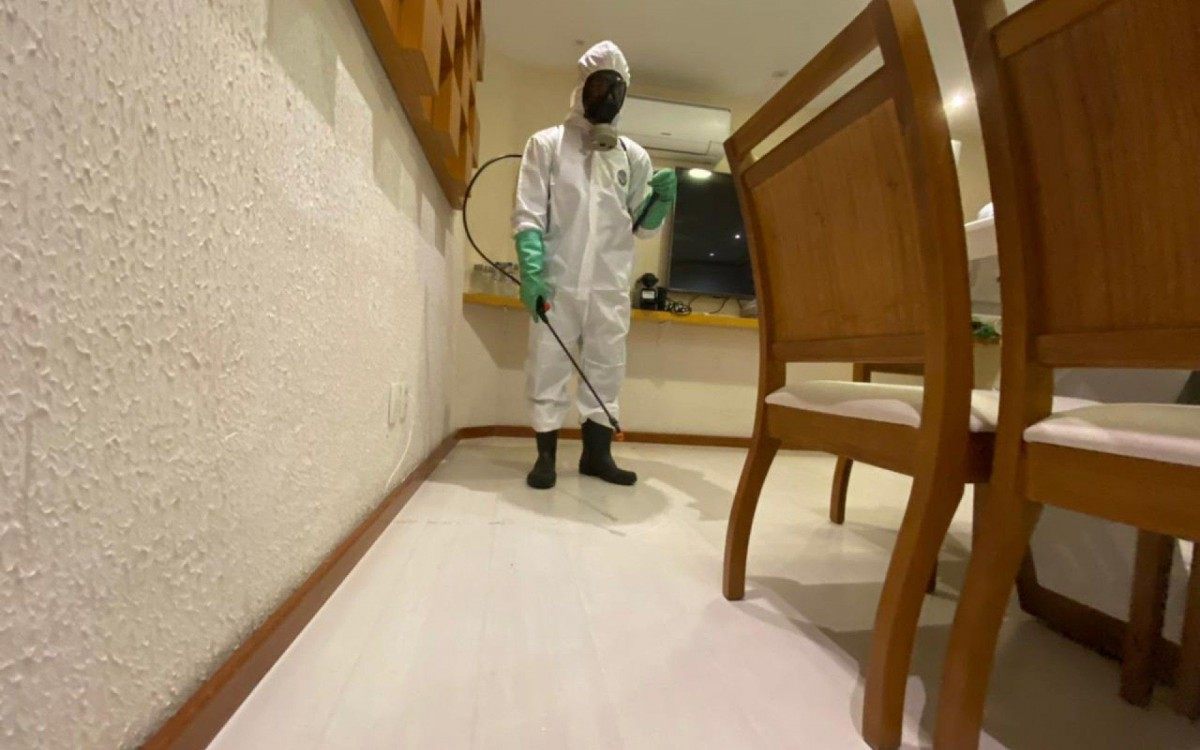 Fuzileiros Navais realizam a&ccedil;&atilde;o contra Covid na sede da Fundec, em Caxias