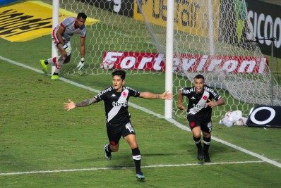 Vasco vence o CRB por 3 a 0, respira na Série B e dá sobrevida a Cabo