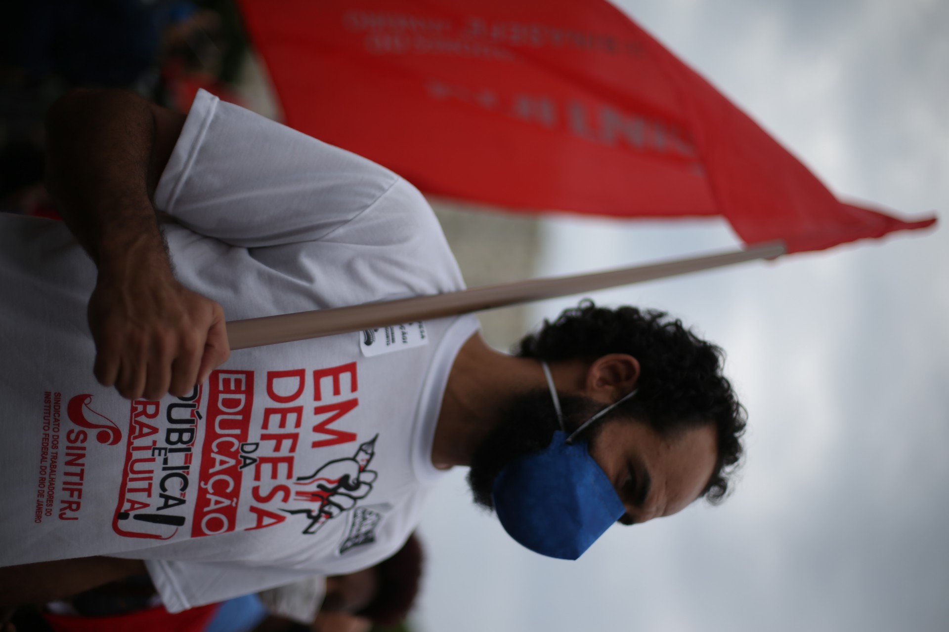 Ato contra o presidente Bolsonaro no centro do Rio,. A concentração do protesto começou às 10h da manhã no Monumento a Zumbi, na Av. Presidente Vargas, de onde seguiu até a igreja da Candelária.. - Daniel Castelo Branco