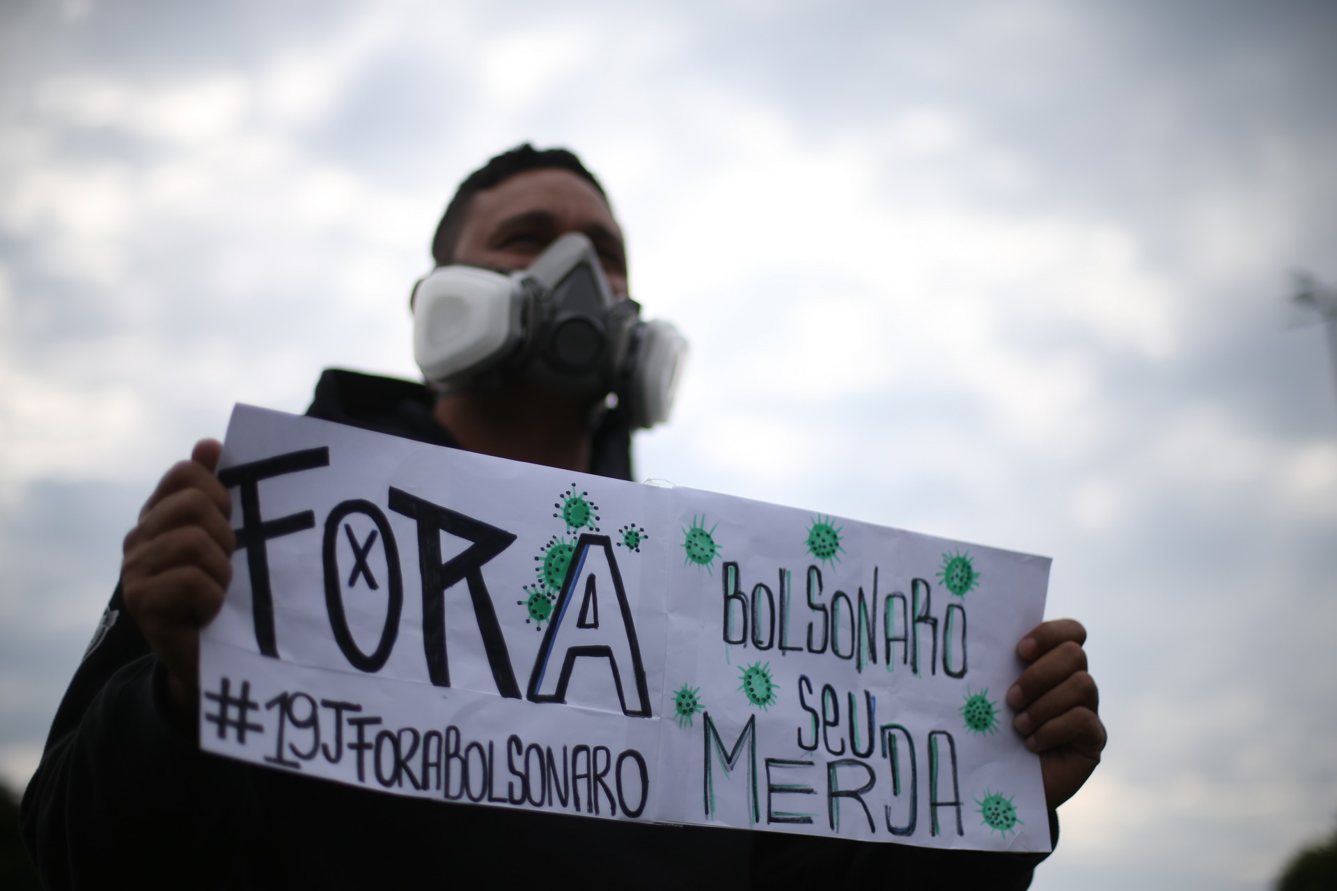 Ato contra o presidente Bolsonaro no centro do Rio,. A concentração do protesto começou às 10h da manhã no Monumento a Zumbi, na Av. Presidente Vargas, de onde seguiu até a igreja da Candelária.. - Daniel Castelo Branco