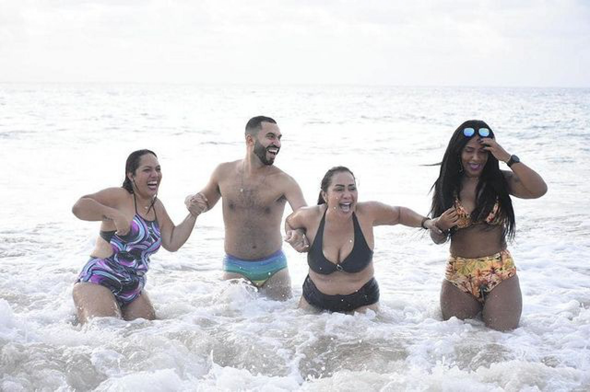Gil do Vigor curte dia de praia em Fernando de Noronha com a família - Reprodução/Instagram