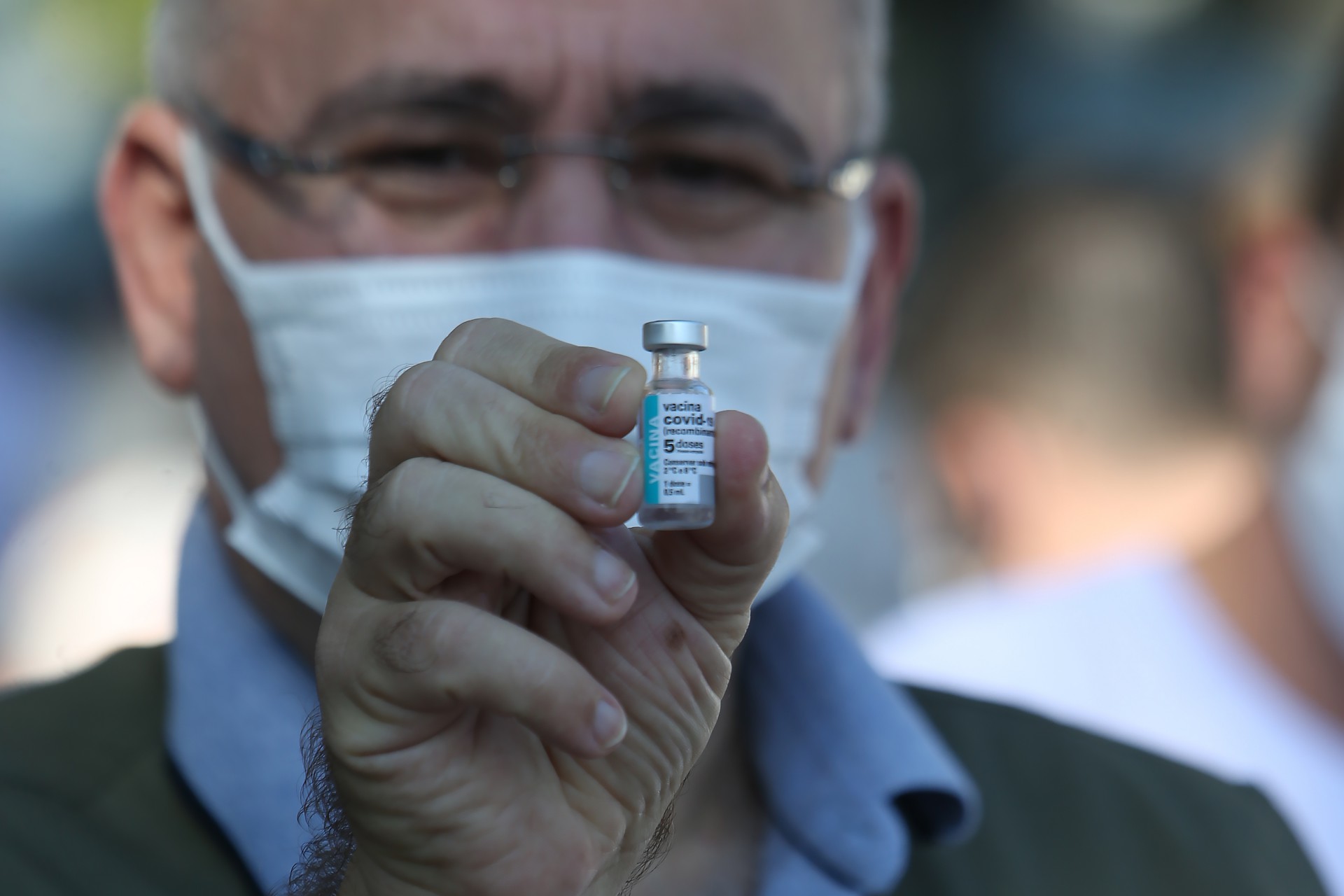 Ministro da Sa&uacute;de se re&uacute;ne com governadores e promete 100 milh&otilde;es de doses at&eacute; agosto