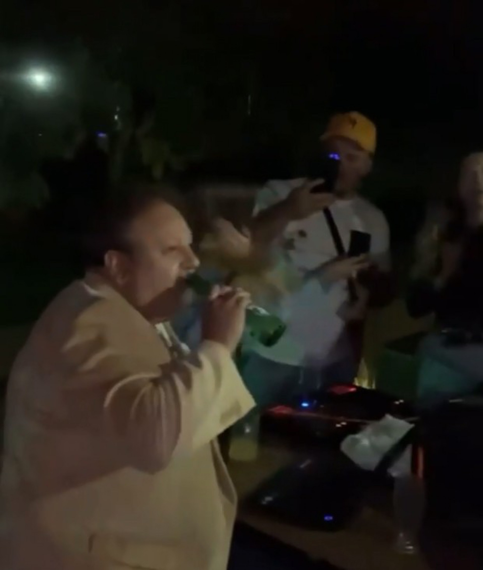 V&iacute;deo de Erick Jacquin em suposta festa viraliza nas redes sociais