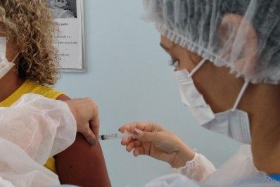 Pessoas entre 55 e 59 anos começam a ser vacinadas em Silva Jardim