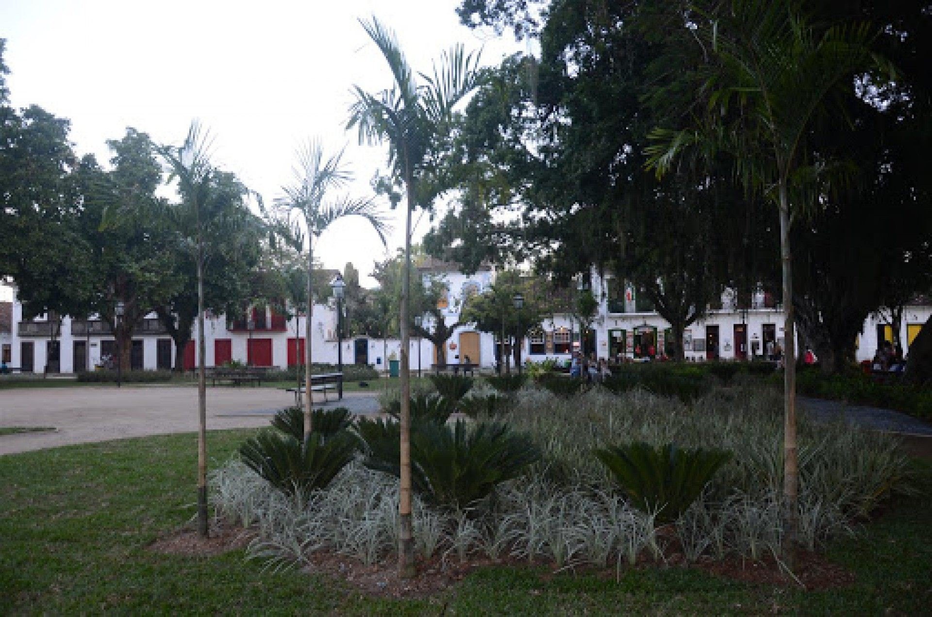 Jardim Sensorial na Pra&ccedil;a da Matriz