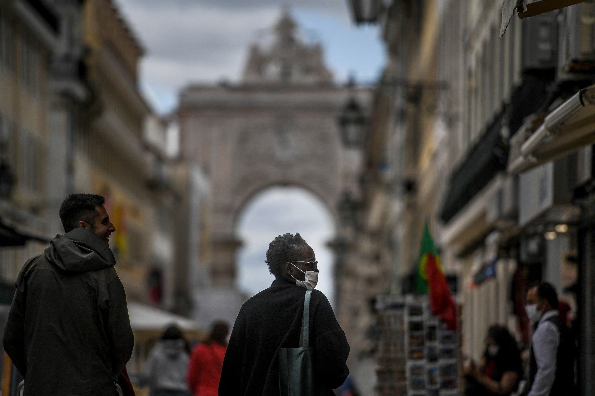 Covid-19: Portugal enfrenta amea&ccedil;a da variante Delta