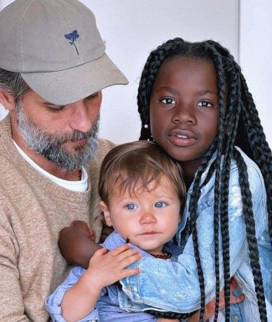 Bruno Gagliasso posa com os filhos Titi e Zyan - Reprodução/Instagram