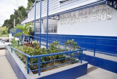 Duque de Caxias lança campanha para reintegrar alunos nas escolas