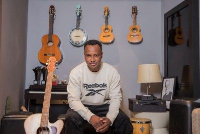 Thiaguinho responde críticas após anunciar início de turnê no Rio