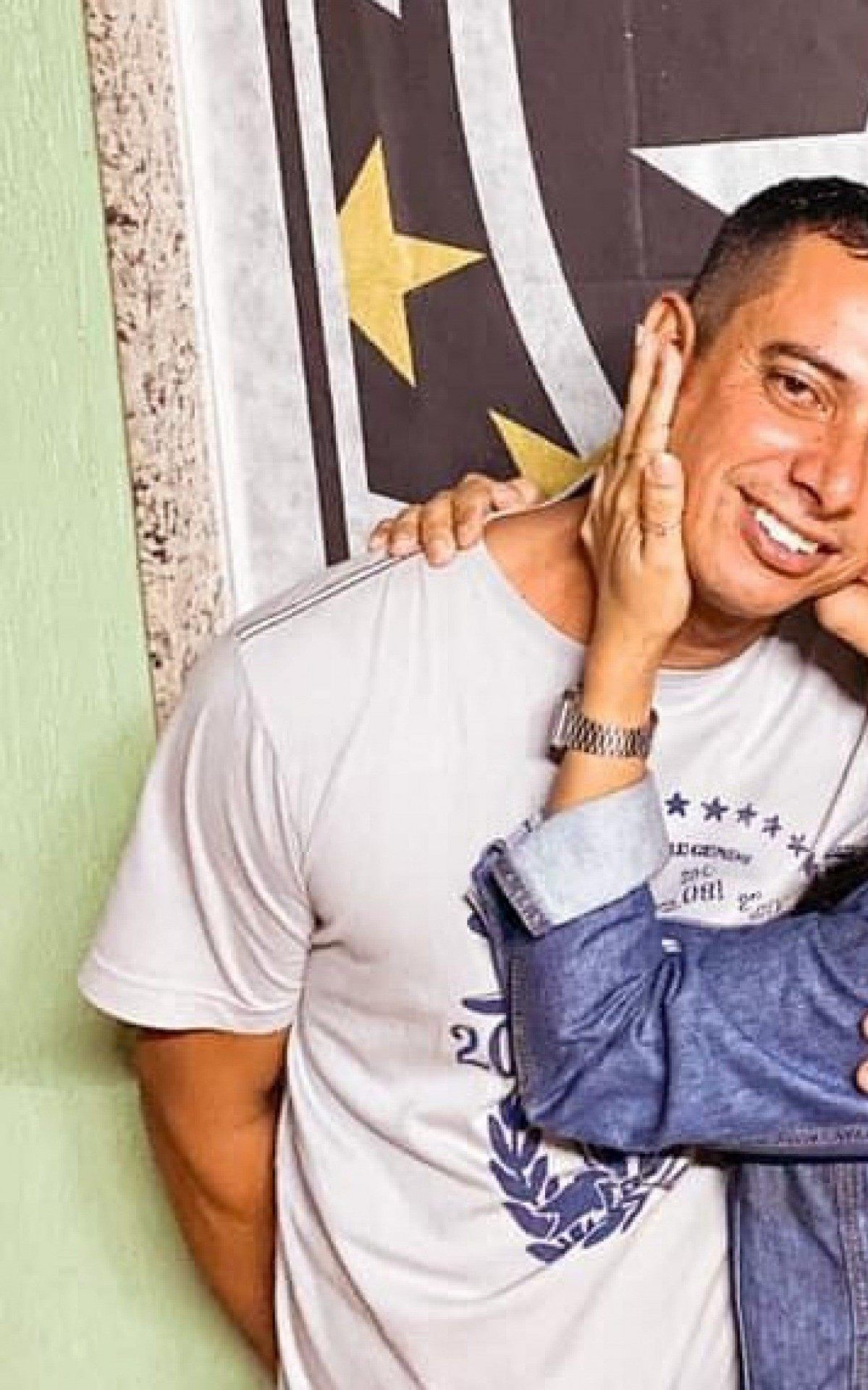 Mãe e filho, identificados como Elineuza Batista da Silva e Anderson Pereira da Silva, foram executados a tiros na Baixada