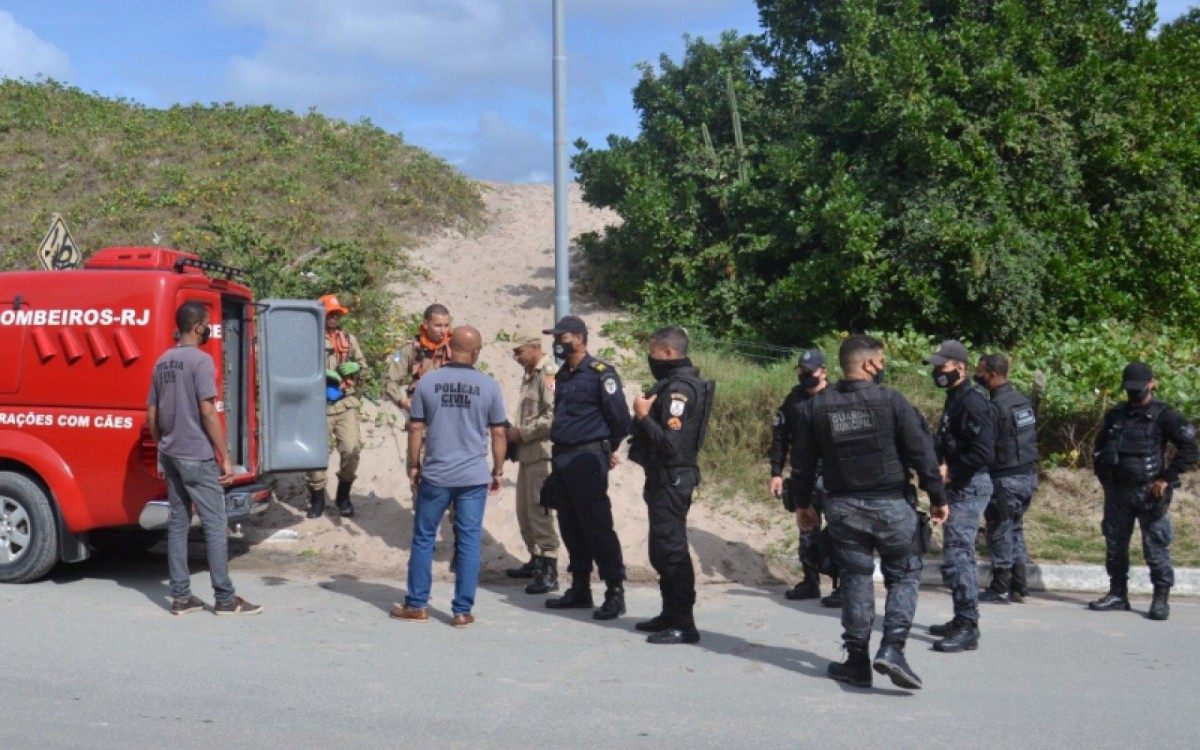 Equipes das pol&iacute;cias Civil e Militar tamb&eacute;m participaram das buscas